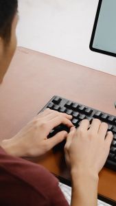 MEEGOO หัวชาร์จเร็ว GaN 65W Fast Charger Adapter หัวชาร์จ PD รองรับชาร์จเร็ว ช่องเสียบ 2 Type c และ 1 USB ที่ชาร์จโทรศัพท์