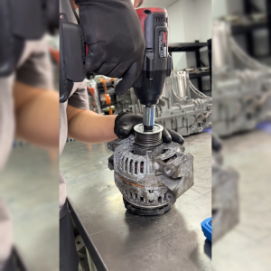 ชุดถอดมู่เล่ไดชาร์จ ชุดถอดไดชาร์จ 30PCS มู่เล่ย์ เครื่องกำเนิดไฟฟ้า ลูกรอกสายพาน