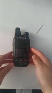 MCTOLOLA MT-665 Android 4G POC handheld walkie-talkie WIFI zllio global walkie-talkie WIFI Bluetooth with a call range of up to 5000 kilometers equipped with a 6000mAh high-capacity battery