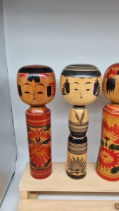 ตุ๊กตาโคเคชิ เครื่องรางญี่ปุ่น_ตุ๊กตาไม้ญี่ปุ่นโบราณ อายุ40ปี_Set ที่ 8 ไซส์Jumbo (สูง 28.5-35 cm)