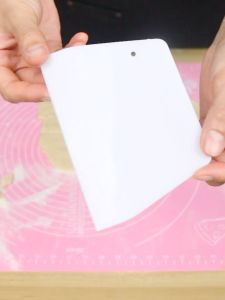 Baking cutter Scraper Cake Cream Cut Dough Plastic Scraper Plate Dough Cut 16956