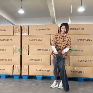 BASE OUT เก้าอี้พับ สีดํา สําหรับตั้งแคมป์กลางแจ้ง