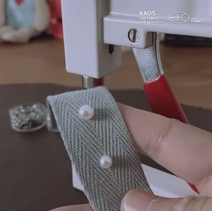 Máy đính hạt ngọc trai nhựa hạt bẹt đính cườm trên quần áo giày dép túi xách phụ kiện may mặc