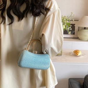 💖ของแท้ 100%✅จัดส่งจากกรุงเทพ! เร็วสุดๆ~⚡กระเป๋าสะพายโซ่สะพายข้างผู้หญิงเป็นประกายแวววาวเหมาะสำหรับสวมใส่ทุกวันในงานปาร์ตี้และงานเลี้ยง ทันสมัยและใช้งานได้หลากหลาย น้ำเงิน ดำ ชมพู เงิน ทอง