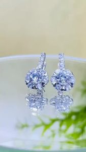 Bông tai nữ bạc xi bạch kim kiểu tròn tim khóa gài đá chủ 5.5mm Khuyên tai bạc nữ tròn kiểu giò gà mạ vàng trắng Bông tai Moissanite Mỹ D/FL kiểm định GRA màu trắng màu xanh đẹp Hoa tai bạc thật thiết kế sang trọng đẳng cấp  - KIM LỘC PHÁT BGG-04T5L5