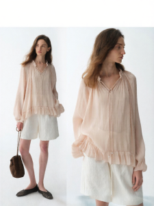 epoque de rueen | Glossy Silk Loose V-Neck Slimming Drape Shirt