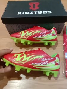 KIDZTUBS Sepatu Bola Anak Paket Komplit Sepatu Bola Tas Skin Deker Kaos Kaki Usia 6-10 Tahun Size 28 29 30 31 32 33 34 35 36 37 KDZ1730010425