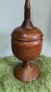 ผอบไม้ ทรงเจดีย์ มีฝาปิด เปิดใช้งานได้ อบแห้ง ทำสี อย่างดี