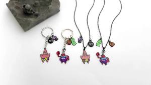 Takara Tomy | Dễ Thương Nhân Vật Hoạt Hình Anime Huy Hiệu Kim Loại Mặt Dây Chuyền Vòng Cổ Thời Trang Phụ Kiện Trang Sức Cho Bạn Bè Sáng Tạo ACG Cosplay Trang Trí