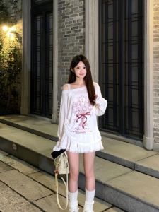 Áo Thun Dài Tay in Họa Tiết Graffiti Phong Cách Hàn Quốc Mùa Hè 2025 Áo Khoác Mỏng Rộng Rãi Cho Nữ Áo Khoác Vai Chéo Gợi Cảm