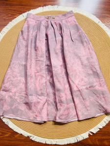 กระโปรงทรงบาน สีน่ารักมาก เนื้อผ้าดี