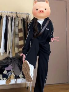 ผ้าฝ้ายผู้หญิงชุดกีฬา Retro Hong Kong สไตล์หลวมแฟชั่นชุดสองชิ้นสําหรับวิ่งชุดลําลอง