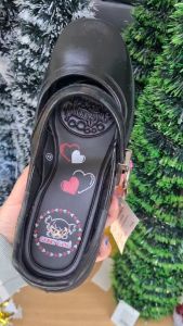 รองเท้านักเรียนหญิง สีดำ Gerry Gang เกิร์ลลี่แก๊ง รุ่นG6607 กระเป๋าเดินทาง 25-45 แบบแม่เหล็กกด หัวใจชมพูเพชร สินค้าใหม่ พร้อมส่ง