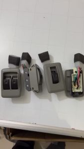 Công tắc bấm kính xe tải Kia 1T4 2T4 K2700 K3000 K165... Hàng loại 1 (vuông)