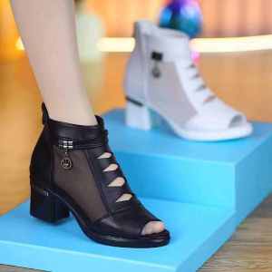 รองเท้าแตะผู้หญิงหนังแท้ทรงหัวมนทรงหัวมนส้นกลาง รองเท้าแตะสไตล์โรมันแฟชั่นฤดูร้อนปี 2024 ทรงหัวมนส้นกลางกันลื่น