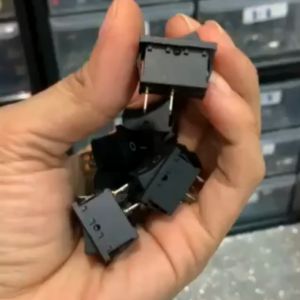 สวิตช์เปิดปิด 2 ชั่วโมง 6A 250V AC/10A 125V AC สวิตช์ 2 ทาง สวิตช์ดำ เปิด-ปิด ขนาด 20 x 11 x 18 mm ส่งฟรี และเก็บปลายทาง ที่สุดสำหรับคุณค่าใช้จ่าย