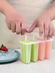4 Cells Household Popsicles Mold Juice Candy Ice Cream Maker BPA Free Reusable Freezer Tray Mold With 4 Plastic Sticks Transparent Ice Cream Mold Homemade Ice Cream Popsicle Model Making Box