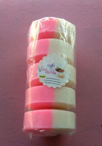สบู่อัดก้อนขนาด100กรัม ทูโทน2กลิ่น นมข้าวฌยเกริต แพ็ค5ก้อนกลิ่นหอมฟองเยอะ