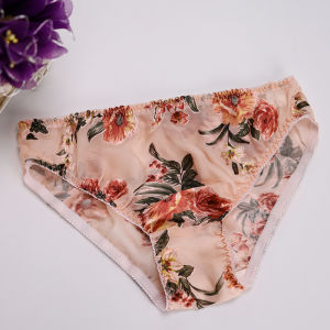 Comfortable Breathable Silk Underwear Ladies Transparent Print Silk Panties Large Size Pure Mulberry Silk Triangle Pants