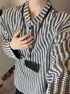 เสื้อยืดแขนยาวลายกระดูกปลาสีดำขาวสไตล์อเมริกันสำหรับผู้ชาย ทรงหลวม ลำลอง ฤดูใบไม้ผลิและฤดูใบไม้ร่วง เสื้อคลุมกันหนาวแบบสวมหัว