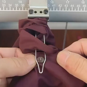 Dụng cụ xỏ cúc áo MỘT ĐẦU giúp xỏ nhanh gọn chính xác sử dụng trong ngành may mặc (GIÁ 1 BỘ)