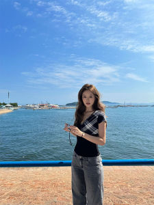 Áo Thun Tay Ngắn Cổ Chữ V Kẻ Caro Màu Đen Ôm Vừa Vặn Phong Cách Retro Thời Trang Mùa Hè Cho Nữ