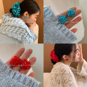 Spring New Handmade Beaded Embroidered Ball Earrings Blue Red Whitening High Dopaamine Holiday Silver Needle Womens Jewelry