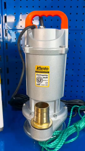 KANTO ไดโว่ ปั๊มแช่ รุ่น KT-QDX-550 กำลัง 550 วัตต์ 1.5 นิ้ว ส่งสูง 11.5 เมตร สายไฟยาว 7 เมตร รับประกัน 6 เดือน