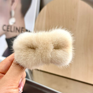 กิ๊บติดผมขนกระต่ายรูปผีเสื้อสไตล์เกาหลี ทรงเก๋ไก๋น่ารัก กิ๊บติดผมขนสัตว์สำหรับฤดูใบไม้ร่วงและฤดูหนาว ของตกแต่งผมแฟชั่น