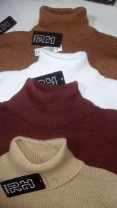 Sweater Rajut Pria Kerah Tinggi & Motif Garis Salur