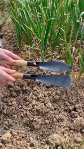 Leisurelife เสียมกึ่งดิน พรวน ดิน สำหรับขุดดิน พรวน ในกระถาง หรือพื้นที่เล็กๆ สวนผัก สวนดอกไม้ กำจัดวัชพืช บางกรุตต์ T41