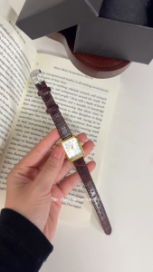 【Free Box】A simple niche and high-end rectangular ladies watch with a retro style and quartz strap