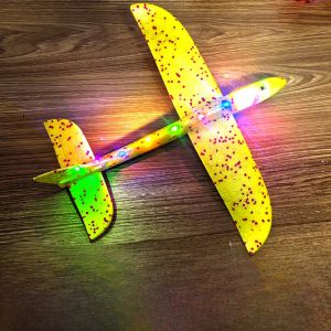 เครื่องบินโมเดลโฟมส่องสว่างสำหรับเด็ก ยิงได้ กลับมาได้ กลางแจ้ง รุ่นที่ทนทานต่อการตกหล่น ชิ้นส่วนเสริมสำหรับเด็ก อุปกรณ์เล่นกีฬา