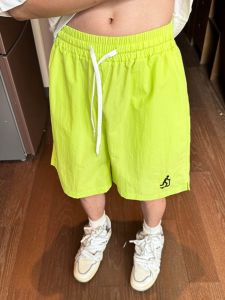 Quần Short Thể Thao Mùa Hè Màu Xanh Lá Cây Phong Cách Mỹ Giản Dị Dành Cho Nam Quần Short Thể Thao Bóng Rổ Cổ Điển Cao Đến Giữa Bắp Chân Thường Ngày