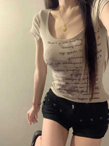 Retro American Print U-neck Short Sleeve T-shirt Women Summer Slim Fit Waist-cinching Versatile Short Top Creative Pattern