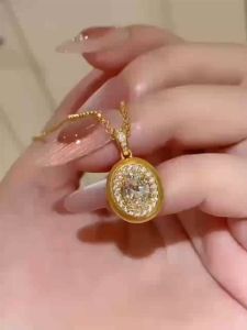 Italian Vintage High-Grade Brushed Oval Zircon Pigeon Egg Pendant Necklace (With Box)