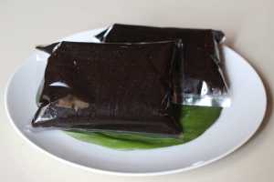 Dodol ketan hitam uk 500grm (khas bogor original)