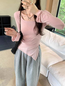 Áo Thun Nữ Dài Tay Ôm Vừa Vặn Màu Hồng Không Đều Mùa Xuân Thu Mới Hở Vai Eo Dài Vừa Phải Chất Liệu Cotton Cổ Tròn