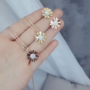 Bộ trang sức nữ chất liệu titan hoa cúc hoạ mi đính đá trắng nữ tính dễ thương