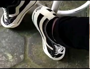 Sepatu Terbaru Ventela Pria Wanita: Sneakers & Olahraga