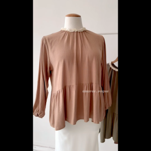 Plus Size (3XL-6XL) Lace Neck Soft Linear Blouse Muslimah Top (4110)