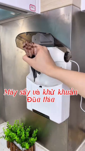 Máy sấy và khử khuẩn đũa thìa cao cấp tránh ẩm mốc và giúp bảo vệ sức khỏe .Máy Khử Trùng Đũa Thìa Có Tia UV Diệt Khuẩn Thông Minh Ngăn Côn Trùng Nấm Mốc Bảo Vệ Sức Khỏe