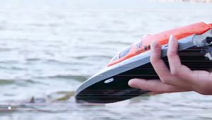 Speedboat Remote Control Boat Ship Yacht Gifts for Kids Racing Boats Childrens Pool Toys