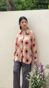 Ixora Yena Oversized Shirt - Kemeja Wanita Oversize Lengan Panjang Motif Abstrak