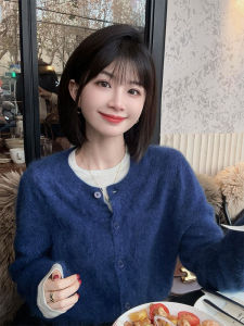 YUFUQING | เสื้อคาร์ดิแกนสเวตเตอร์สีน้ำเงินสำหรับผู้หญิงในฤดูใบไม้ผลิปี 2025 ทรงหลวมสบายๆ สไตล์ลำลอง สัมผัสหรูหรา เสื้อคลุมคาร์ดิแกนแบบสวมหัว