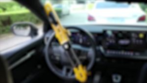 Double Hook Locks Anti Theft Wheel Car Lock Steering Wheel Lock with Alarm Heavy Duty Steering Wheel Lock for Car Van