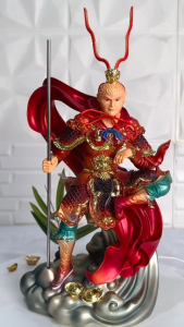 (โปรแรง) อากงเห้งเจีย เห้งเจีย นั่งยกขา ถือกระบองมีชายผ้าสีแดง งานเรซิ่นไต้หวัน มี 4 ขนาด 12/16/19/26 นิ้ว