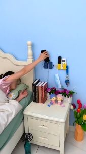 Kệ dán tường để điện thoại Remote điều khiển Giá đỡ sạc điện thoại treo tường có móc treo