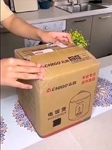 SG [READY STOCK] Small Mini portable electric cooker household multi-all-in-one pot 1.2L Mini Electric Rice Non Stick Multi Function Small Rice Cooker Hotpot 200w Suitable Portable Electric cooker Multifunction Electric pot 1-2 people Non-Stick 電飯煲
