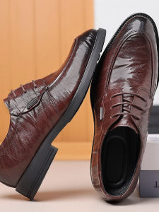 Business Casual Leather Mens Shoes Perforated Soft Sole Sheepskin Sandals